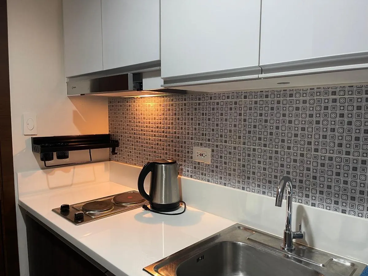 Aparthotel Destina Stays, Cozy & Netflix @Air Residences, Makati, Metro Manila Makati City Philippines